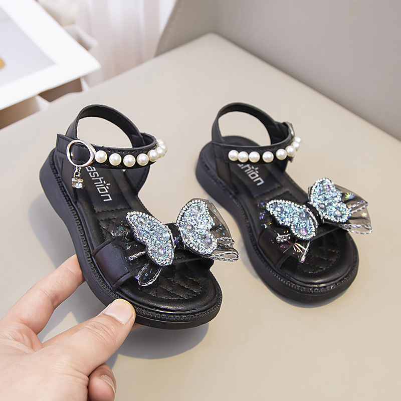 Fashionable sandals with bow
