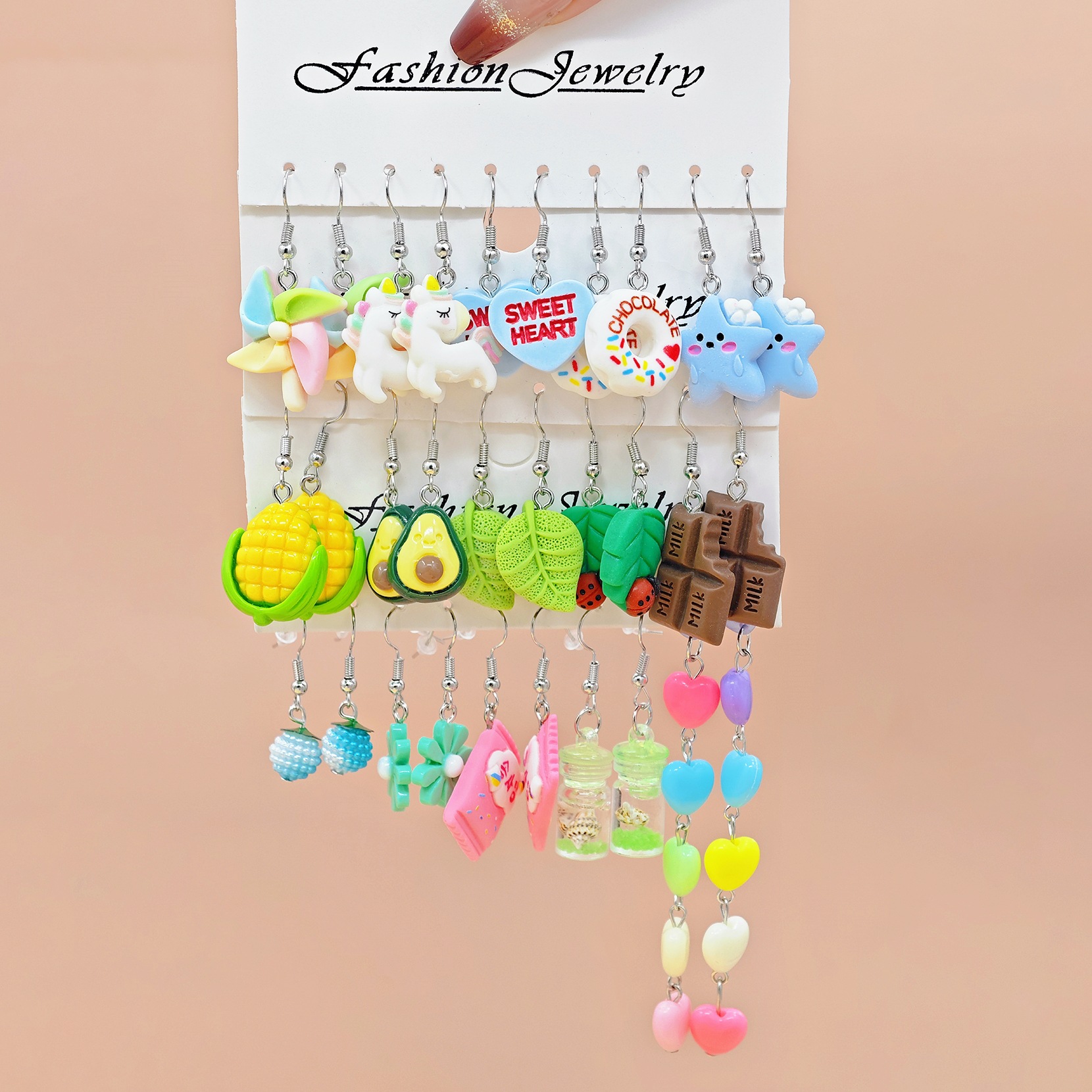 Moda transfronteriza de venta caliente de dibujos animados animales de caballo blanco resina de margarita simulación de alimentos donut auriculares multi-pieza conjunto