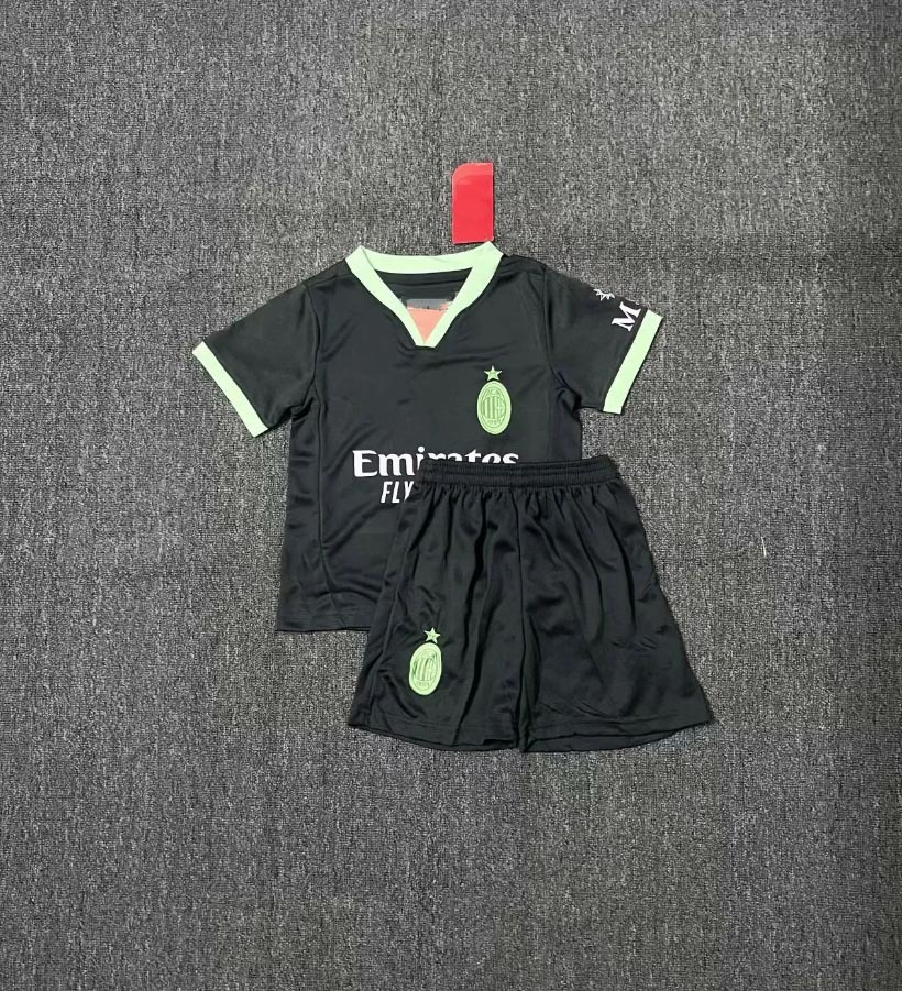 2425/AC 밀란 2차 원정 경기