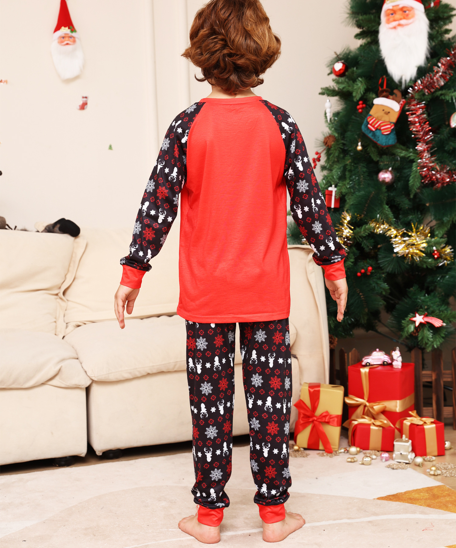 Kerst pyjama set voor het hele gezin met rendier kerstprint_voghion.com