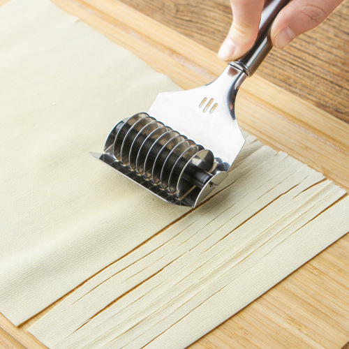 Creative stainless steel rolling noodle cutter, noodle slicing tool, manual noodle cutter, noodle divider, multi-functional pasta machine