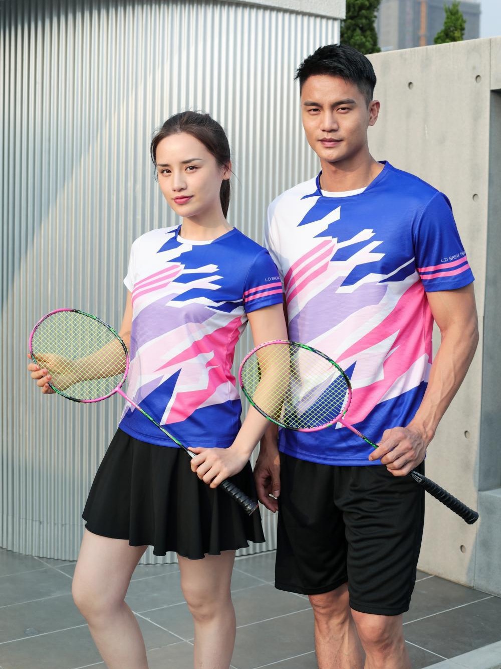 Nuevo tipo de chaqueta de bádminton de mesa de secado rápido chaqueta de bádminton transpirable hombre chaqueta deportiva de mangas cortas chaqueta de mesa de pluma puede imprimir logotipo