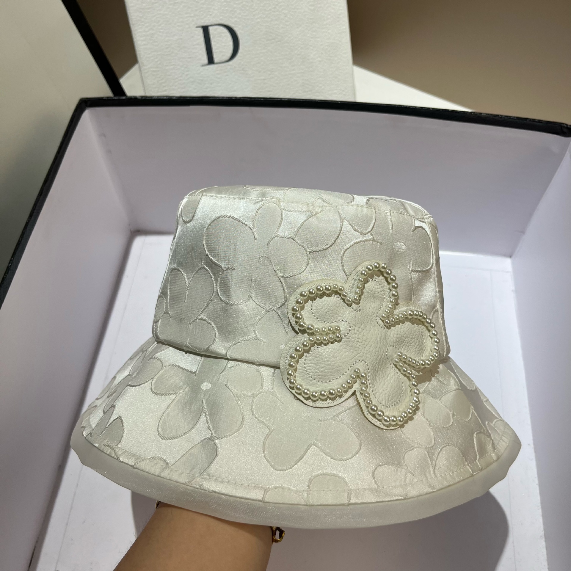 Korean version of ins small fragrant wind pearl flower casual fisherman fashionable spring/summer embroidered jacquard_voghion.com