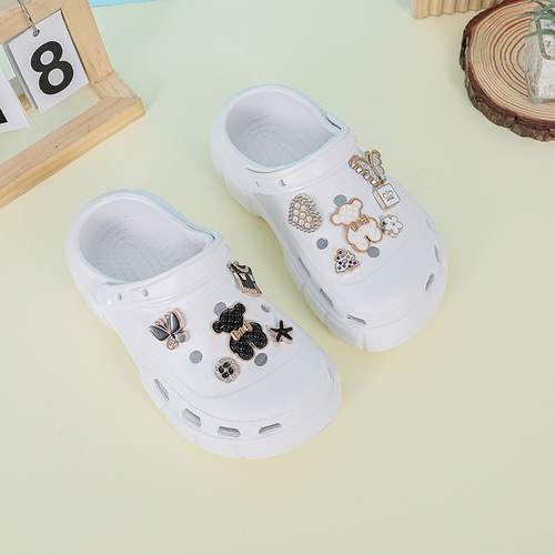 Detachable shoe flower shoe buckle accessory 2024 new hole shoe decoration DIY plaid little bear set