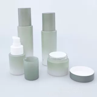 定制pet塑料制品喷砂渐变分装瓶批发化妆品膏霜精华水乳瓶空瓶