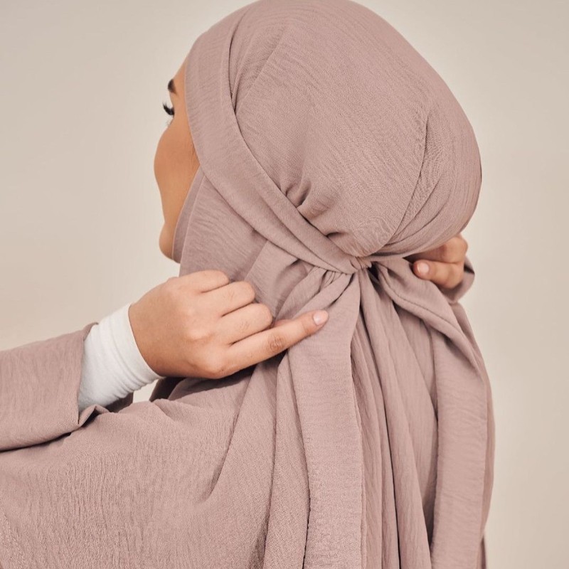 2025 Cross-Border Amazon Ice Silk Wrinkle Women's Headscarf Indonesia Malaysia Hijab Scarf Shawl Wholesale