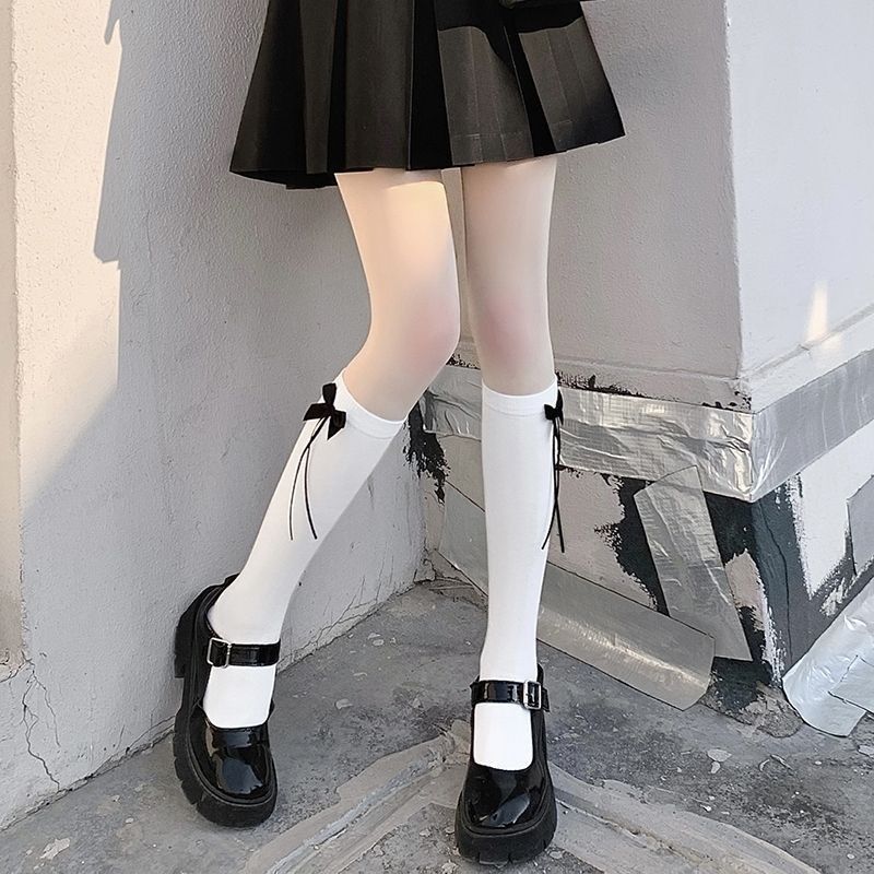 White exclusive socks with bow
