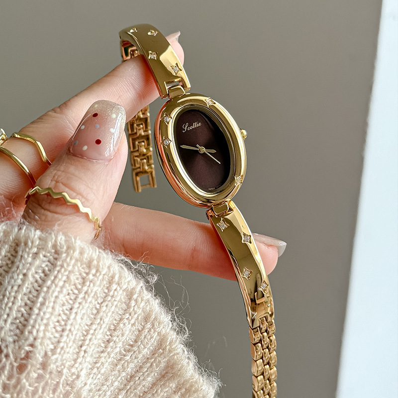 Oval Women's Watch Wholesale Bathtub Simple New Quartz Bracelet Watch Light Luxury Cross-Border 2025 Poetry Gaudí Niche