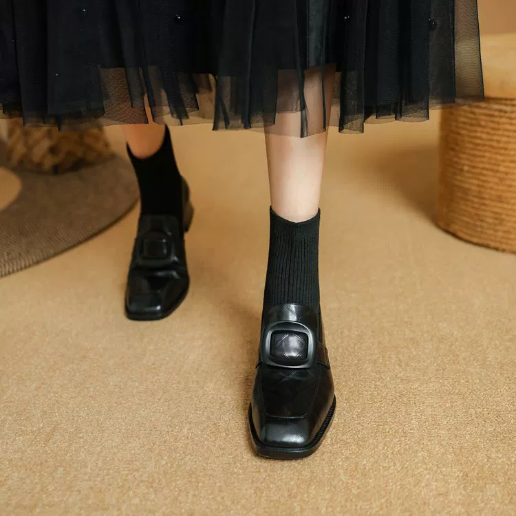 2024 зимние новые иностранные бархатные и лодыжки трикотажные шерстяные носки сапоги женские эластичные тонкие сапоги квадратные сапоги