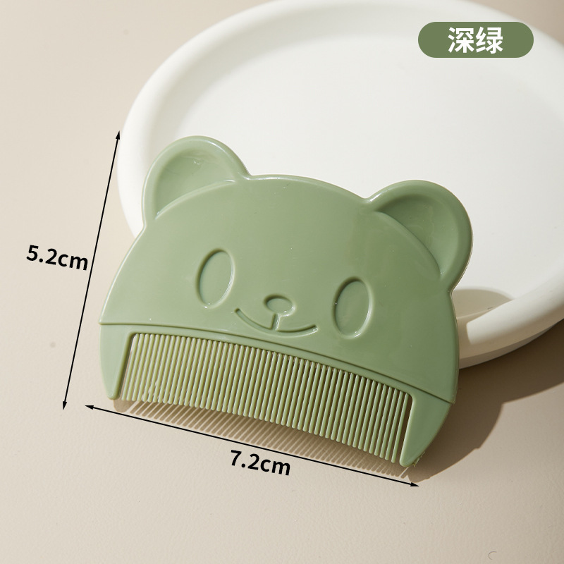 熊の形の赤ちゃんの櫛は胎垢の櫛に行きます。|undefined