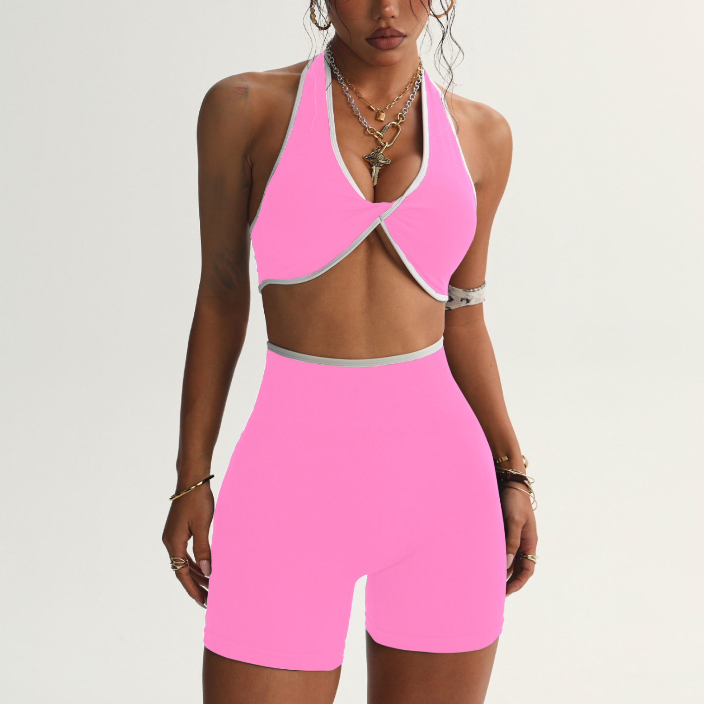 Traje de yoga sin costuras europeo y americano, color de contraste femenino, torcedura, sujetador de yoga, tops de fitness para correr, pantalones cortos de yoga