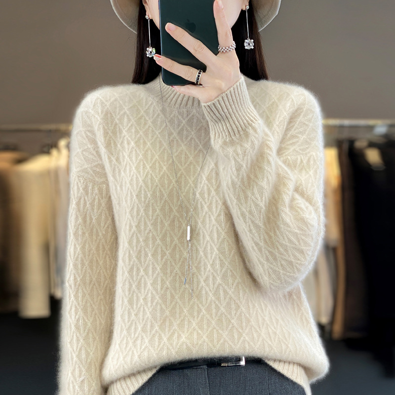 Demi-season woolen sweater
