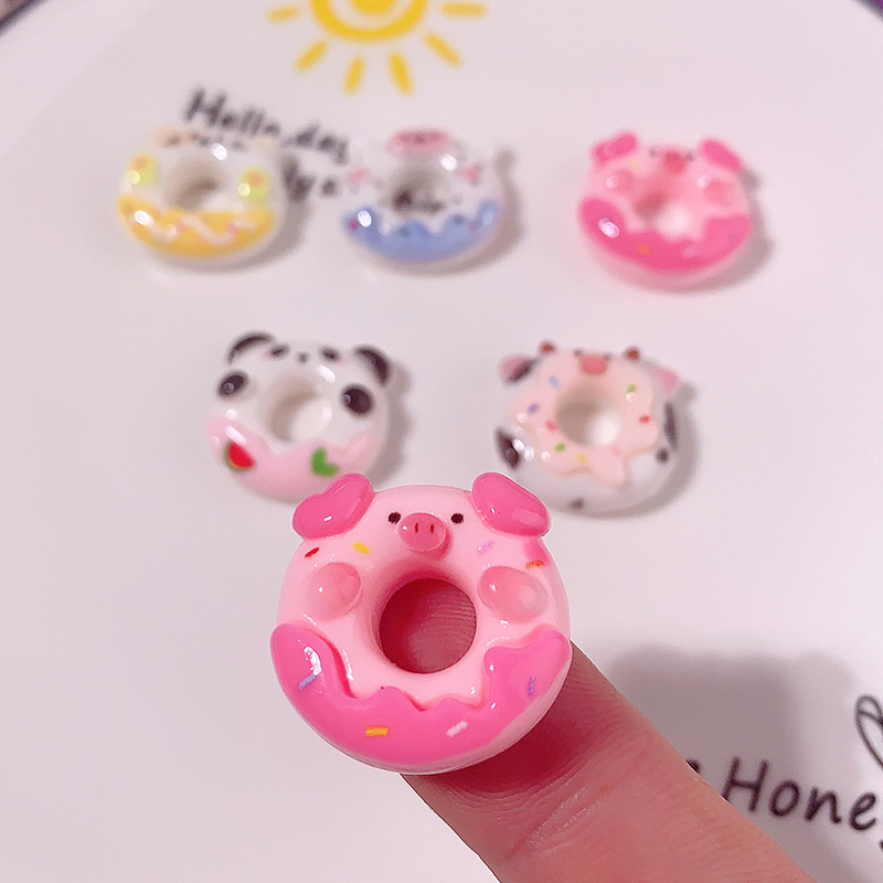 Nuevo animal panda donut diy accesorios de resina adornamiento de cabello cremoso caja de teléfono móvil botón de zapato taza de agua pegatinas hechas a mano
