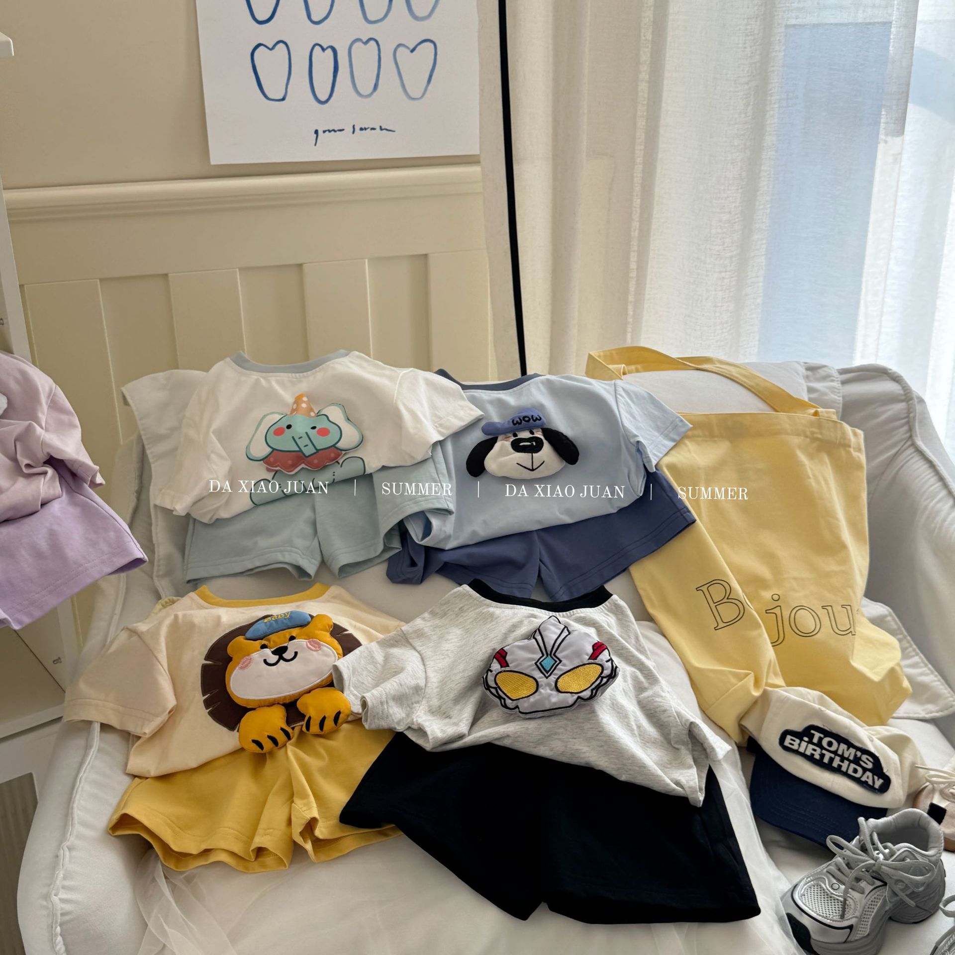 Spot Large and Small Rolls 25 Summer New Stereo Dolls for Boys and Girls Cartoon Cute Short-Sleeved Tops and Shorts Two-Piece Set