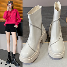 歐美風時尚設計感圓頭厚底短靴2023年新款粗跟顯瘦高跟漆皮馬丁靴