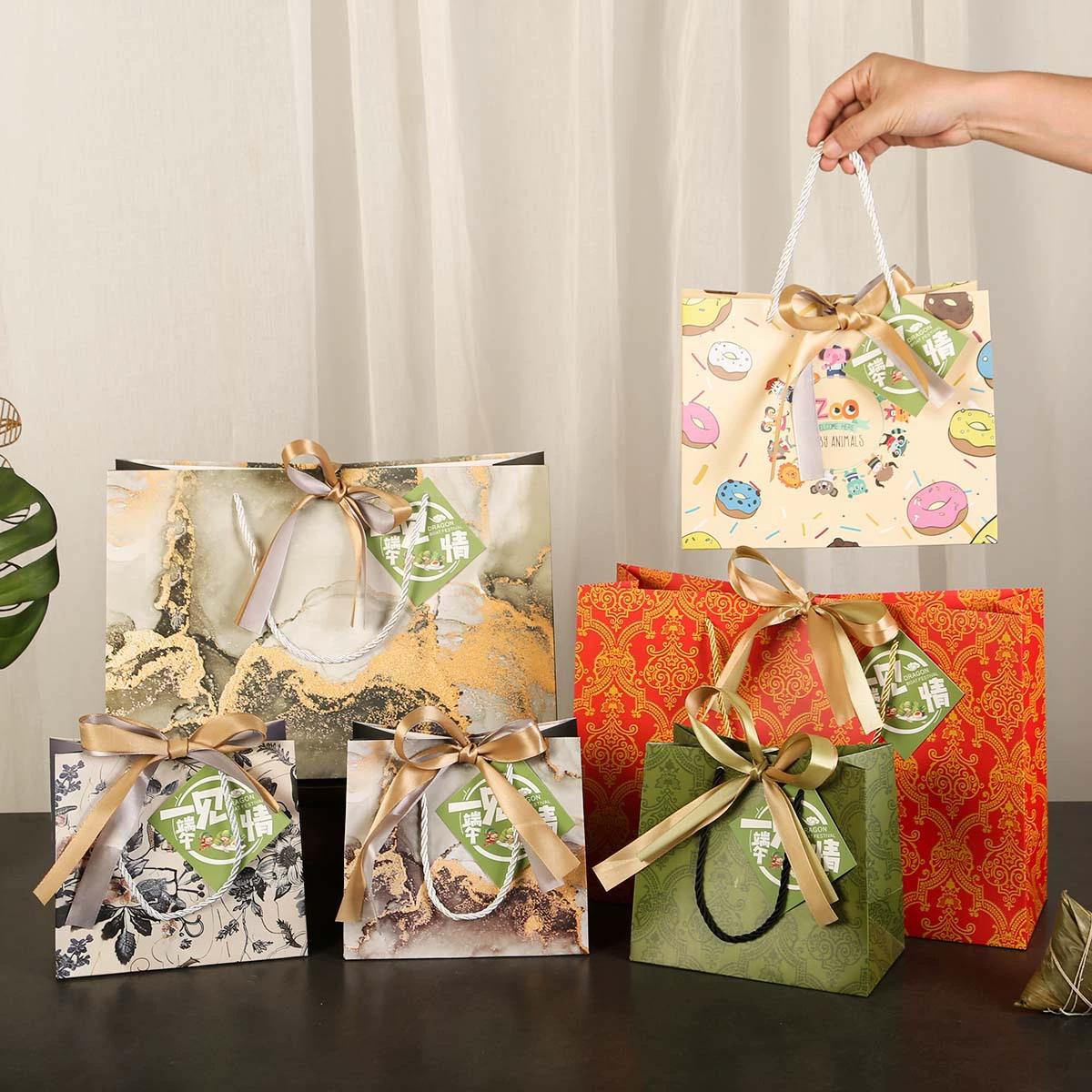 Фестиваль лодок-драконов с чернилами и мрамором с бумажными пакетами для подарков. Подарочная сумка с печатью LOGO бумажная сумка