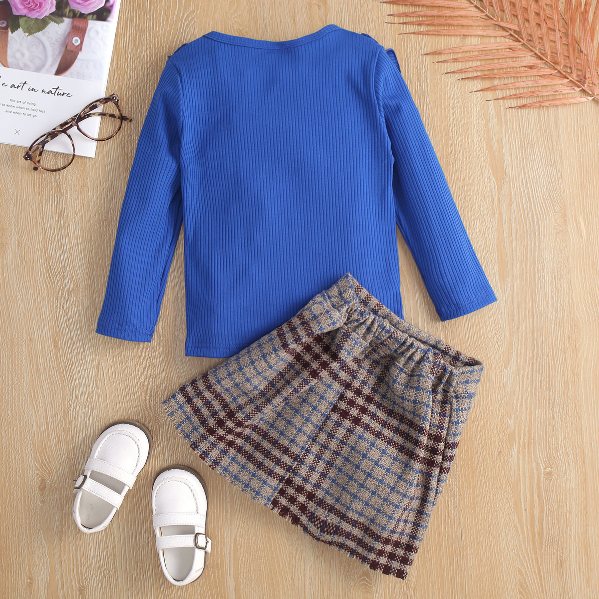 Ensemble deux pièces chemise tricotée en dentelle à manches longues et col rond pour enfants, nouvelle collection automne 2024_voghion.com