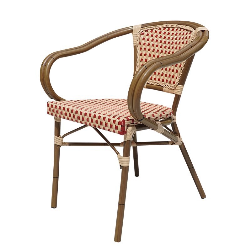 빨간색과 노란색 메쉬 의자