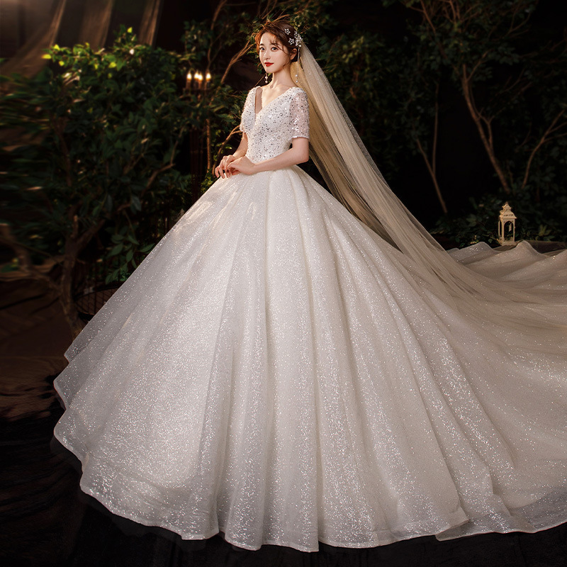 Foreign Trade Supply: Wedding Dresses and Gowns, 2026 New Models, European and American Plus-Size V-Neck Off-The-Shoulder Bridal Gowns, Slimming Effect, with Train, Wholesale