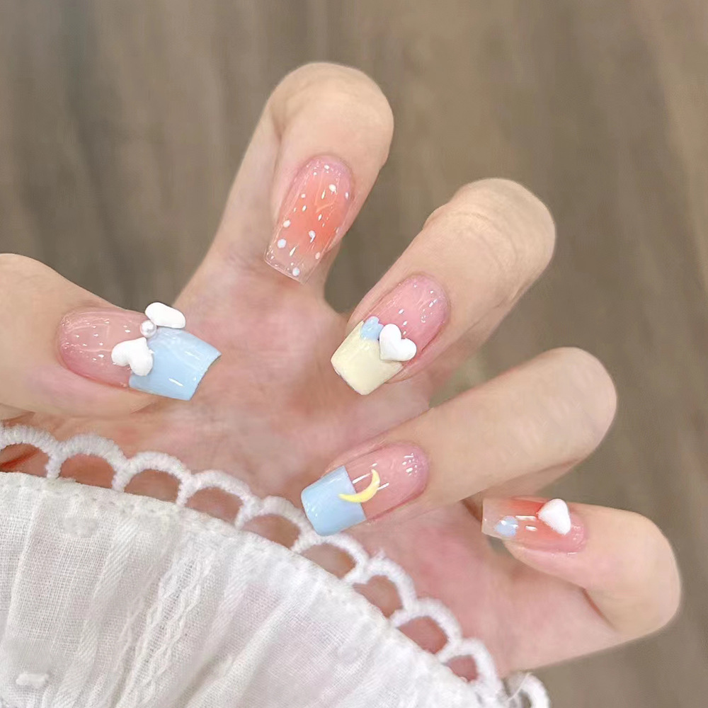 Dream Sweet Cloud Drill Manicure Dolce and Lovely Style Uña francesa 24 piezas de parche de uñas terminado