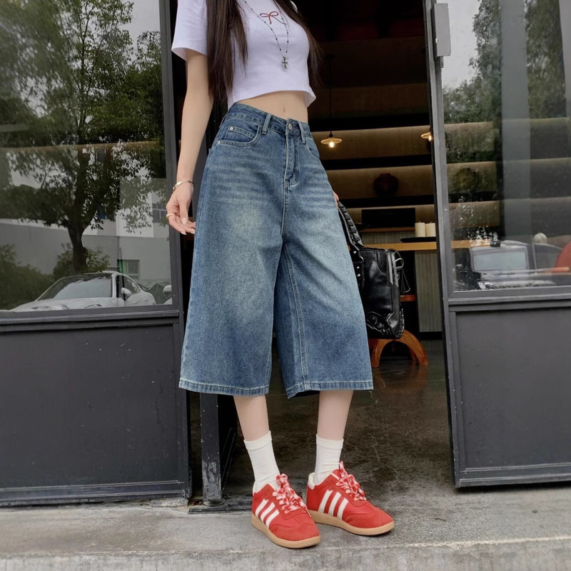 Vintage Versatile Women's High-Waisted Denim Capri Pants, Loose Fit, Petite Wide-Leg Pants, Blue Washed, Summer Straight-Leg