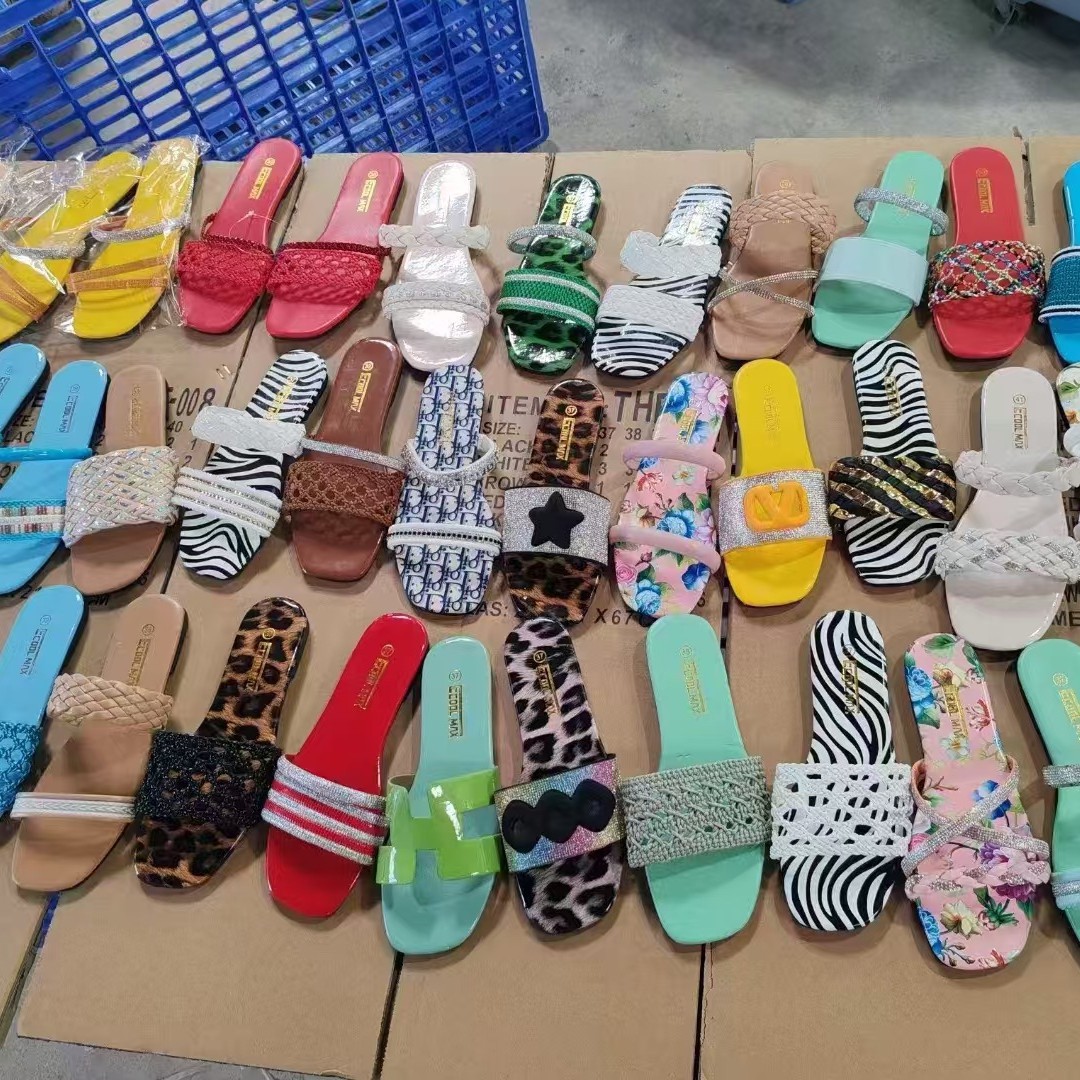 Nuevas zapatillas de dedos abiertos transfronterizos africanos, zapatillas de moda de cabeza cuadrada, zapatillas de verano para mujeres.