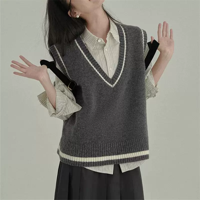 2025新款学院风宽松针织马甲女秋季V领叠穿套头毛衣背心马夹女潮