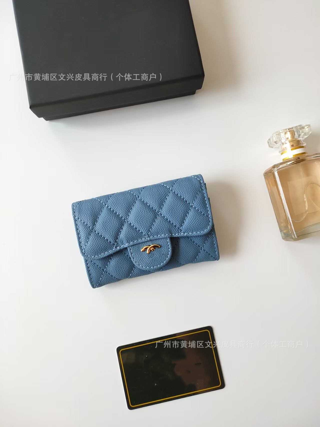 Cartera de cuero corta de diamante de alta calidad, nicho casual, gran capacidad, exquisita, pequeña bolsa de cambio de hebilla fragante.