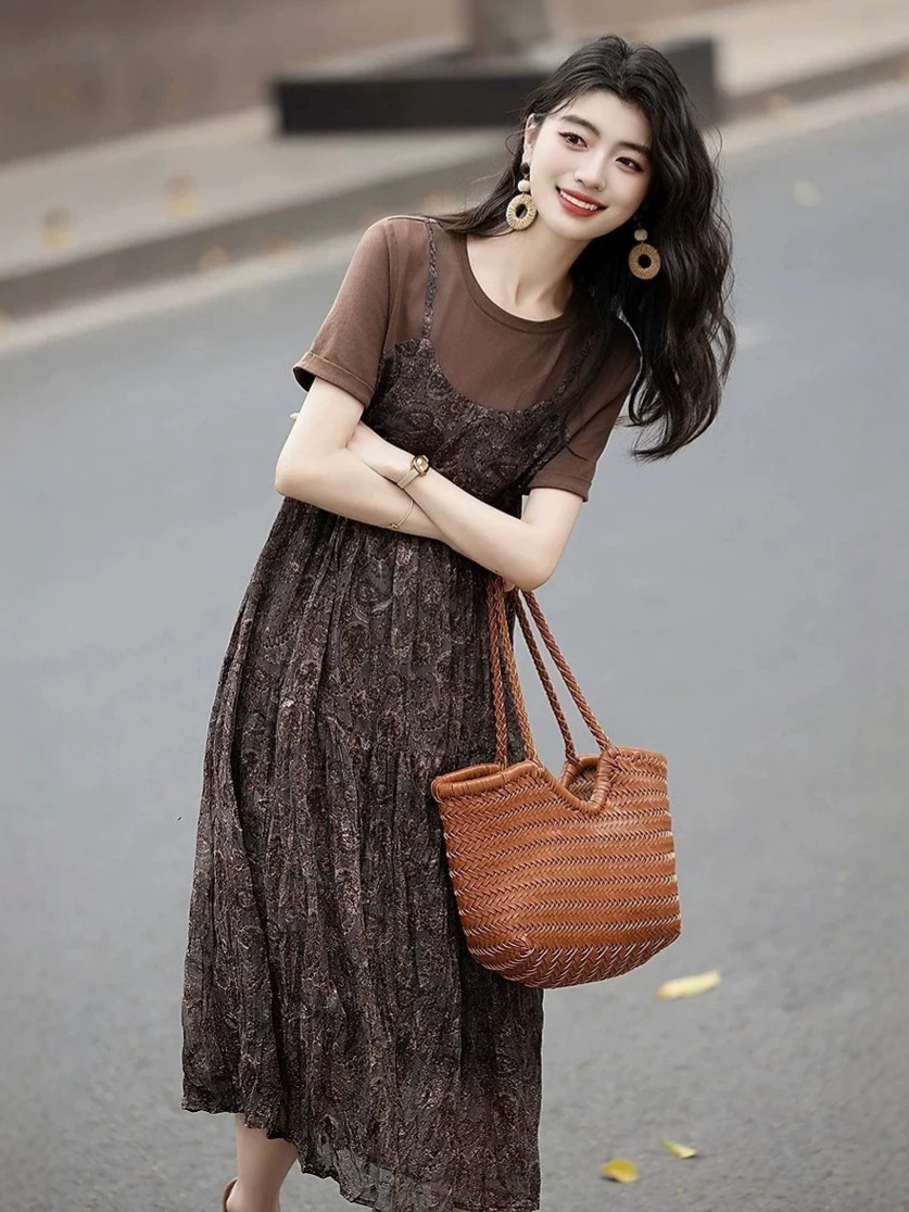 Đầm suông midi họa tiết hoa nhỏ phong cách Pháp, thiết kế giả hai lớp chữ A — màu cà phê