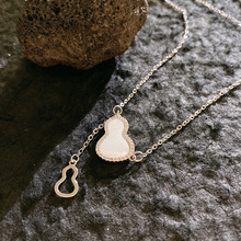 跨境热卖时尚气质白贝双葫芦流苏项链女轻奢爆款小众高级感锁骨链