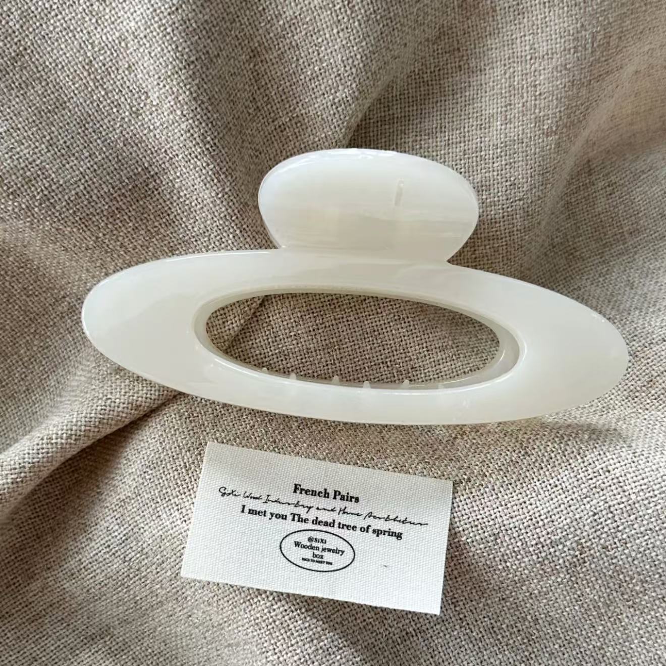 Jelly white hollow oval