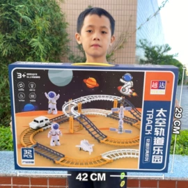 积木类;惯性回力玩具;机器人模型