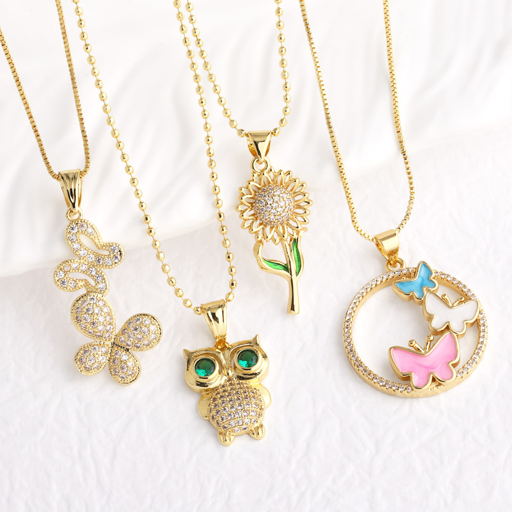 accessory with zircon