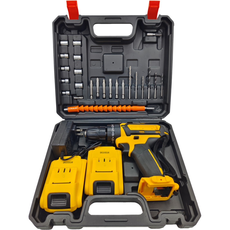 21v pequeño campo pastoral dos electricidad y un traje de carga negra y amarilla