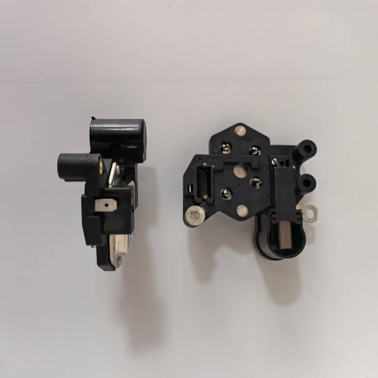 Vc1 Regulator Is Suitable for Aobo Generator Howo A7 Heavy Truck Engine Auto Parts with High Compatibility
