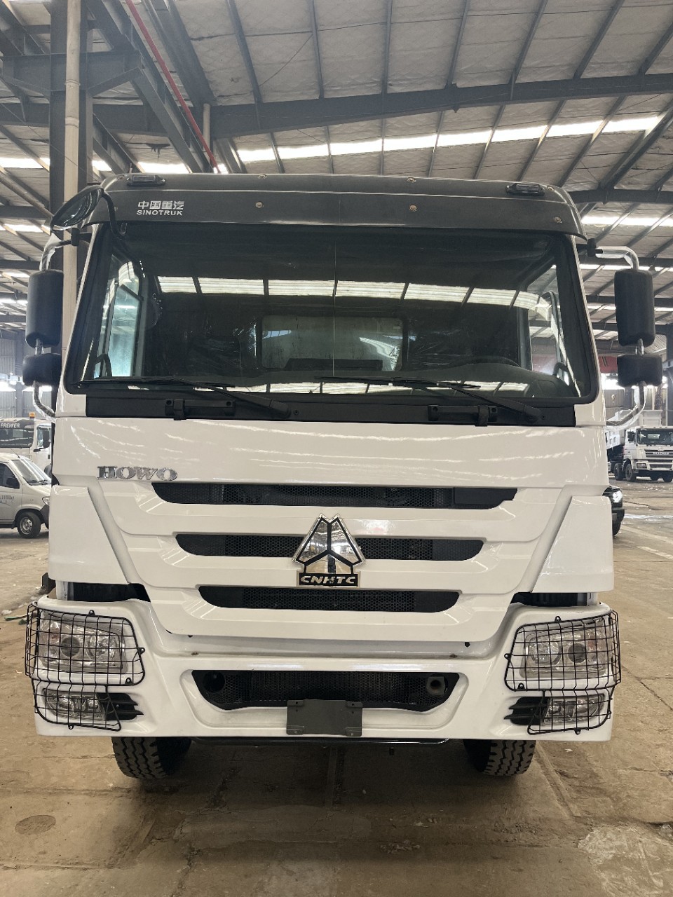 Export refurbished heavy-duty 6×4 HOWO cargo dump truck, 10-wheel rear-tipping 6x4, direct from the manufacturer