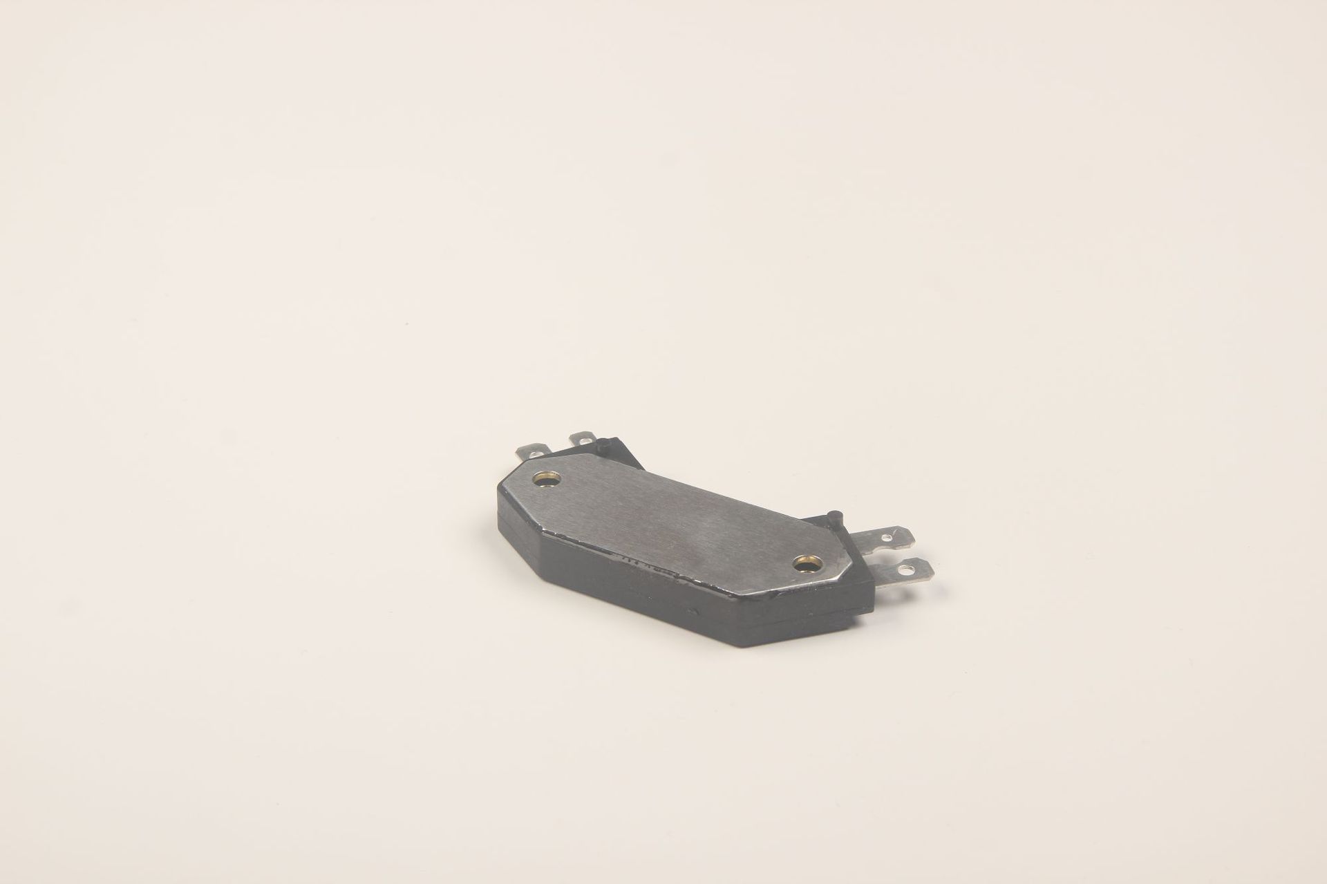 Applicable to Chevrolet GM Buick ignition coil ignition control module 7701021955 1875990