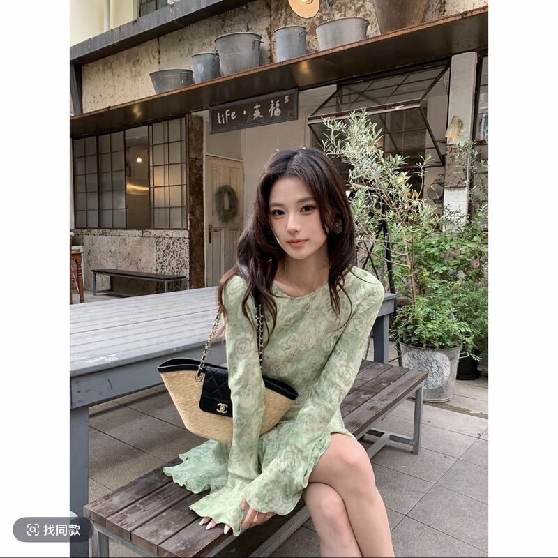 Midsummer Wind Chime Light Luxury Round Neck Flared Sleeve Slimming Mermaid Dress