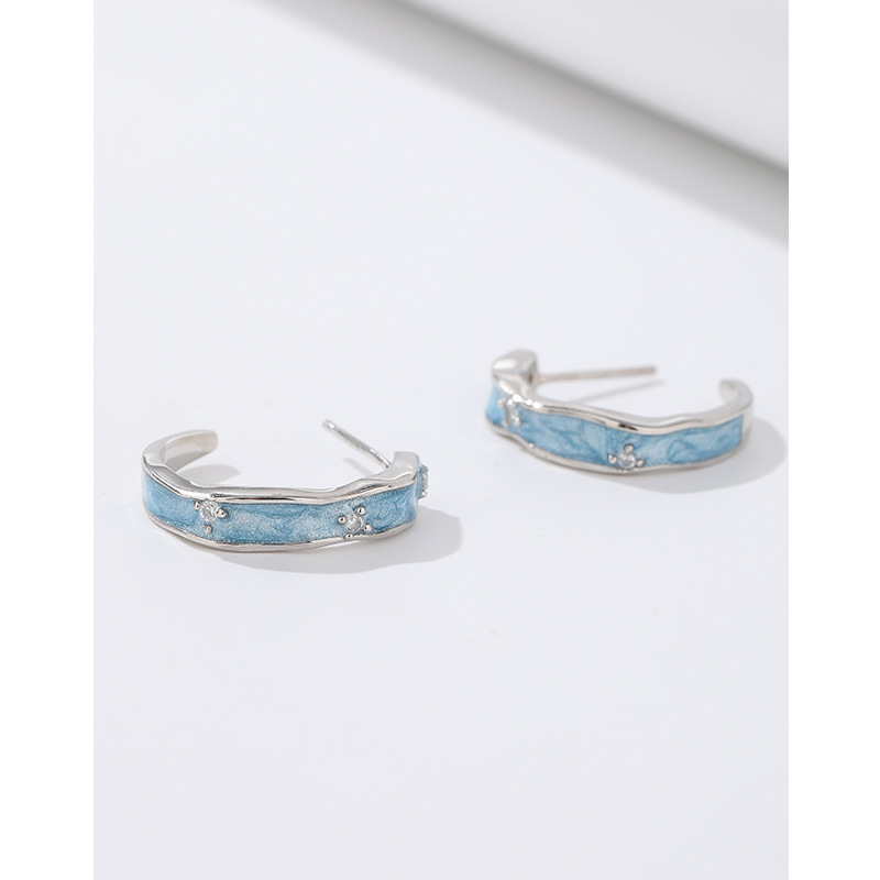 Océano azul pendientes de las mujeres de plata esterlina 925 Luz de lujo nicho diseño pendientes en forma de C elegante diamante incrustado pendientes de alto grado