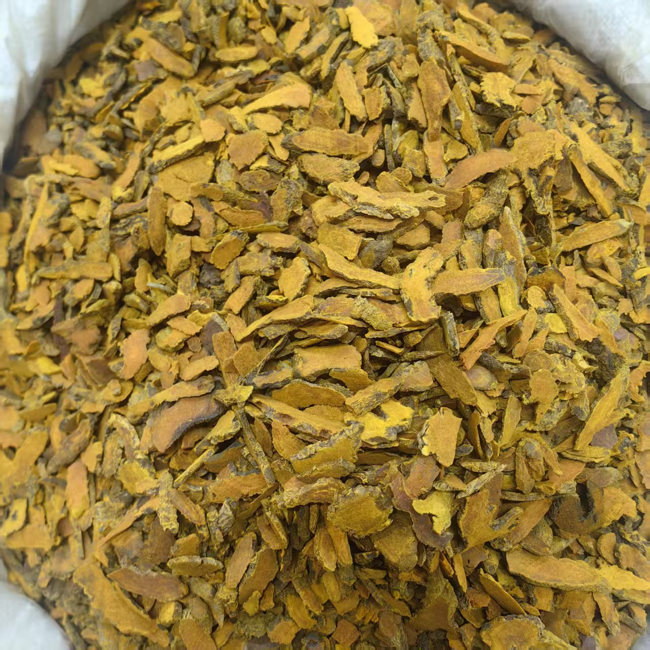 Dried Turmeric Root Slices Jiang Huang 500g Sulfur-Free Sichuan Herb for Decoction and Culinary Use key features