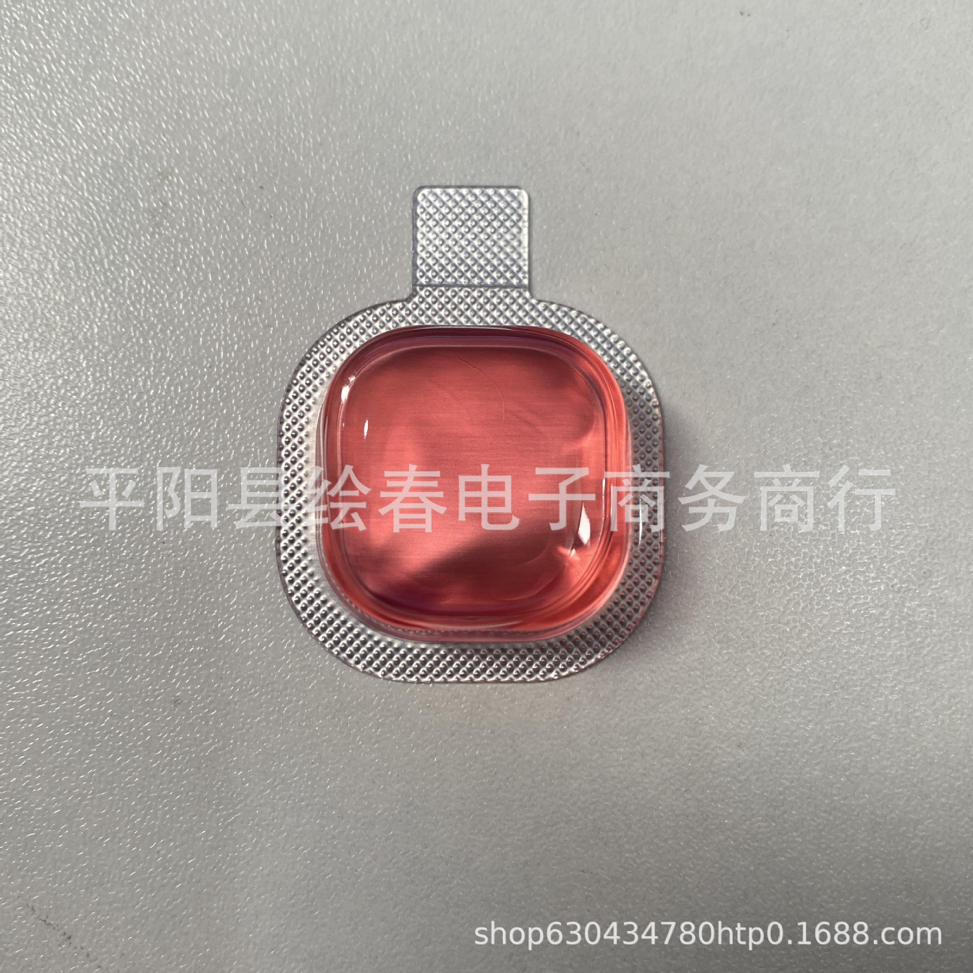 Nuevo perfume de automóvil transfronterizo de perfume de automóvil ventilador clásico fragancia ligera fragancia floral fragancia perdurable