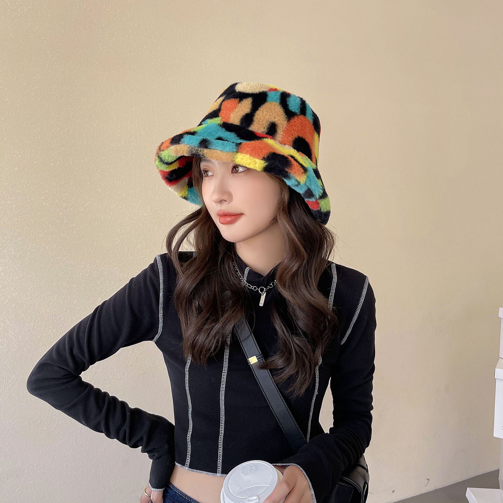 High-profile Figure Ht Hat Female Autumn And Winter Korean Fashion All-matching Fisherman Hat Lamb Wool Winter Suitable For Round Faces Plush Bucket Hat display picture 9