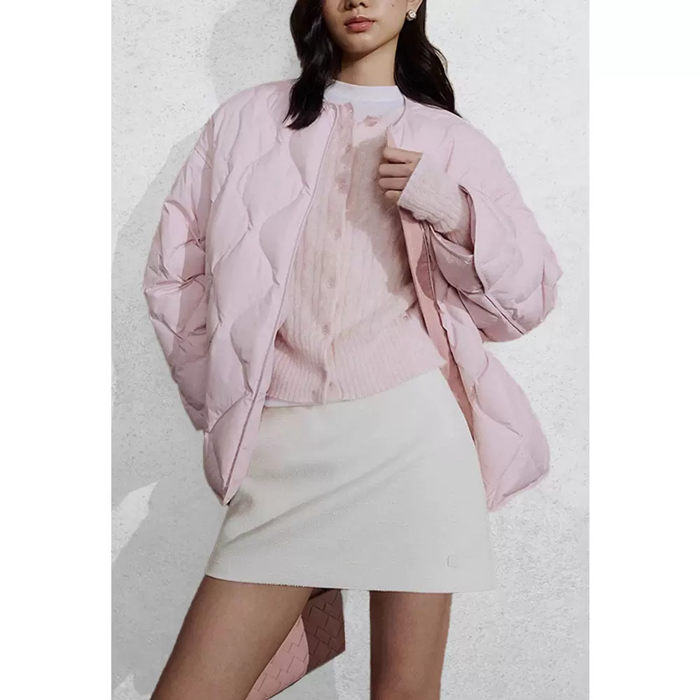 四媛 绗缝圆领薄款羽绒服25秋冬新款舒适温柔风宽松廓形外套9361