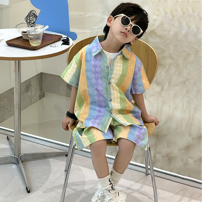 7943 Traje de verano para niños Traje de color coreano de manga corta para niños nuevos Traje de dos piezas de verano para bebés para niños junto al mar