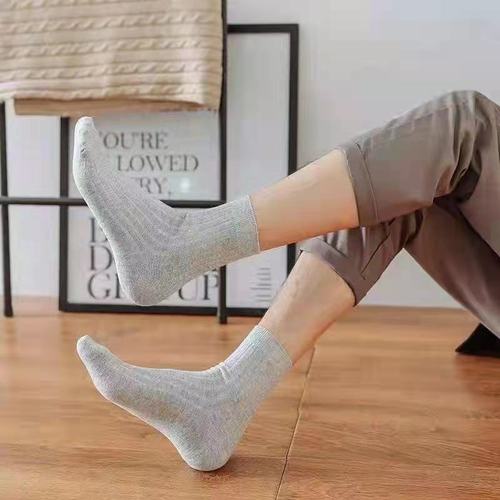 Carefully selected autumn and winter thick Internet celebrity double-needle light business couple men's medium-high socks and women's combed cotton socks medium-high socks