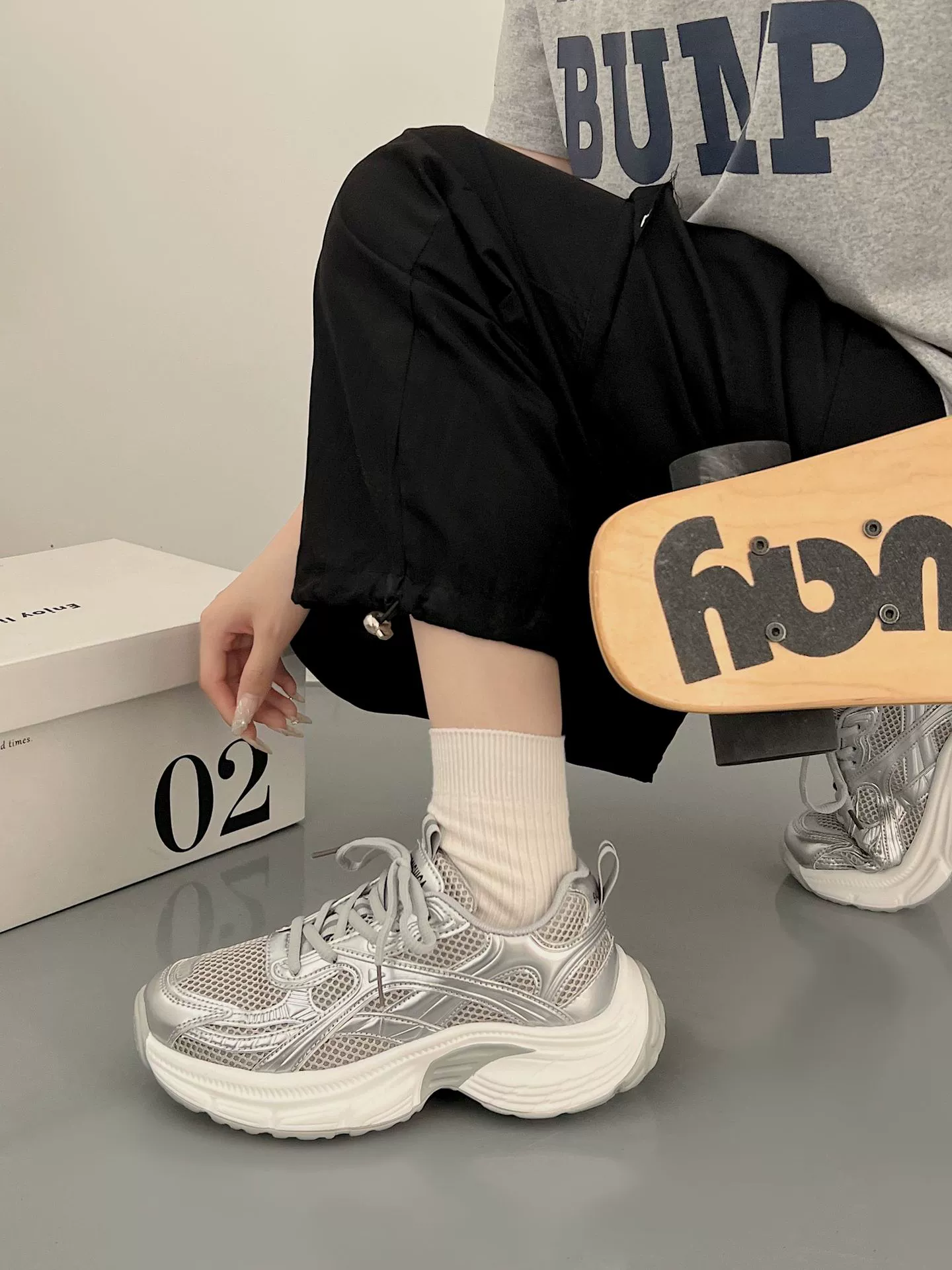 Кроссовки‑платформа «dad shoe», утолщённая подошва, серебристые или чёрные, размеры 36–44