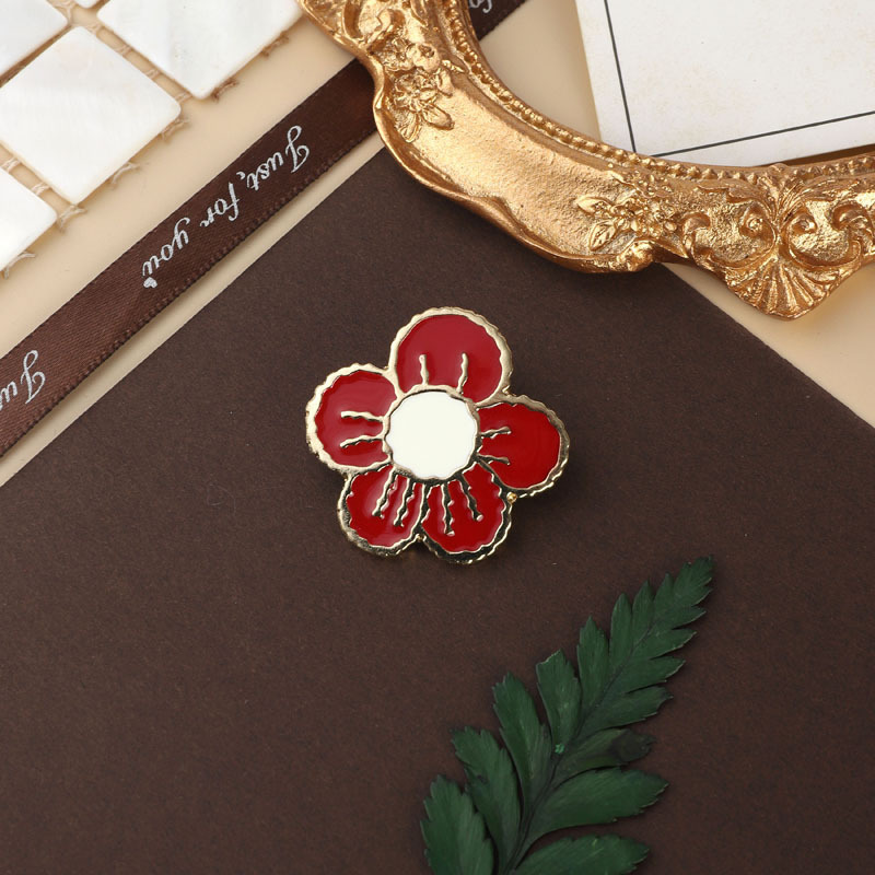 Retro Baroque Classic Pearl Oil Drop Brooch Men's and Women's Fashion Enamel Round Badge Palace Retro Pin Ready in Stock