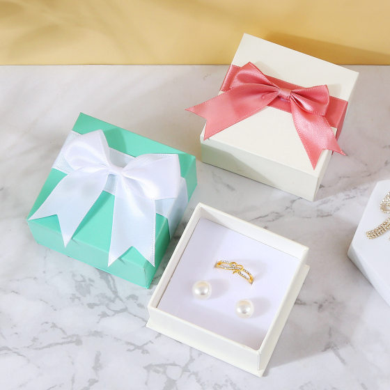 Middle East hot red bow gift box lid gift box love square packaging carton wholesale