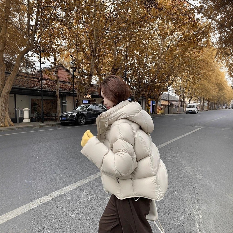 2025 New Style 90 Velvet Puff down Jacket Women's Short Hooded Casual Loose Bread Jacket with High Fluffiness