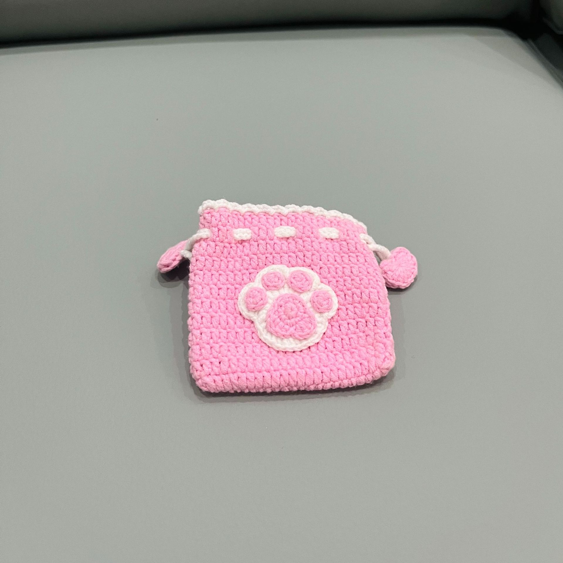 El gato agarra 8x9.5cm